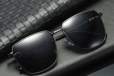 從成都自駕去新疆阿勒泰，可以選擇的駕駛墨鏡?